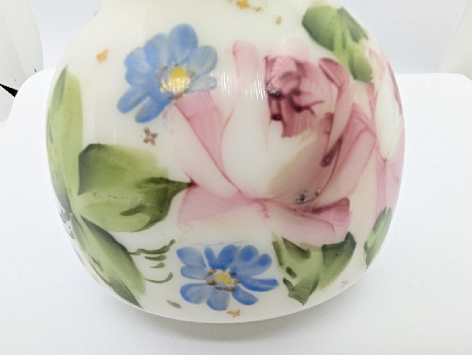 Fenton Vase Milk Glass Art Gold Star Charleton Roses Ruffled c1940-1959 5.5″
