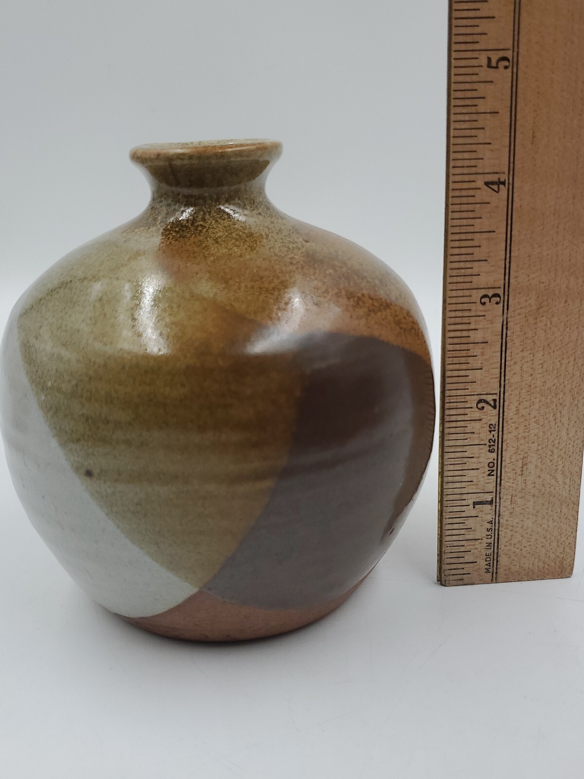 VTG USA Pottery Vase Stoneware Brown Black Tan 4 1/2″ tall by 4 1/8″ wide NICE