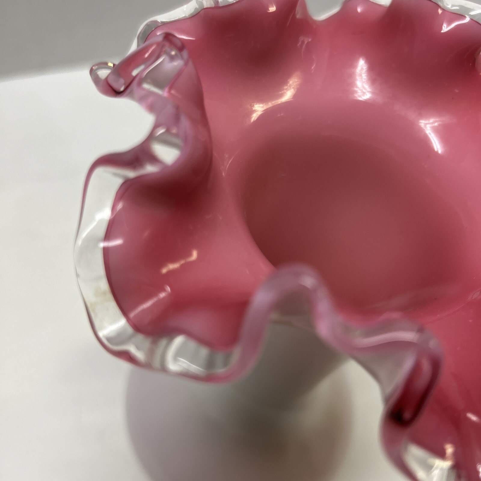 Vtg Fenton White With Pink/Peach Crest Ruffled Crimped Clear Glass Edge Vase 8″H