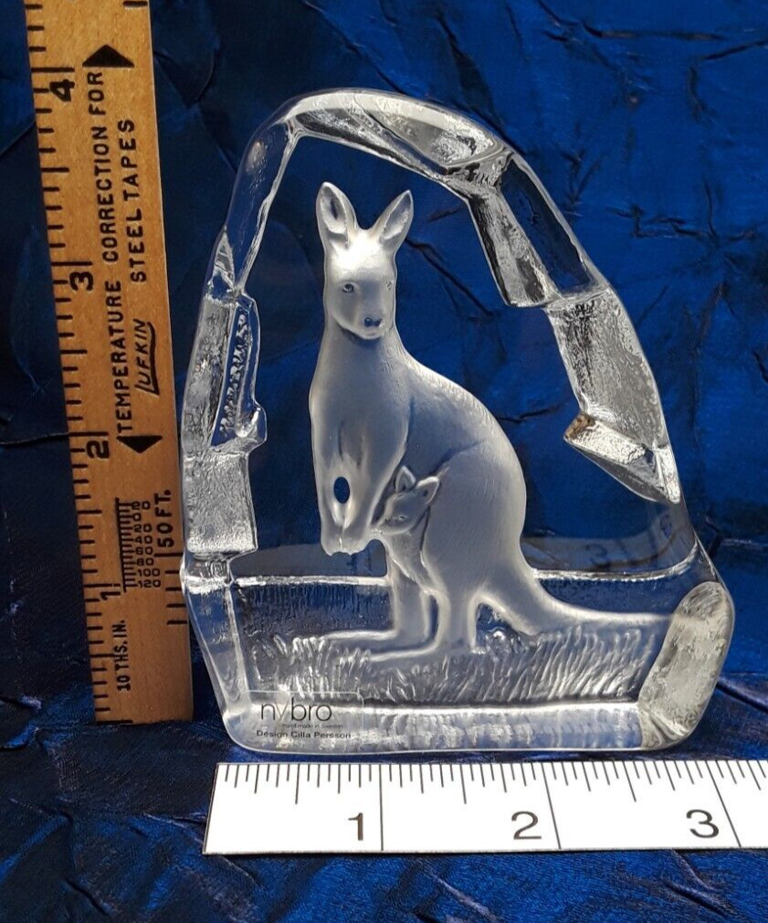Nybro Crystal Kangaroo Paperweight Sculpture Cilla Persson Design Sweden – 4″