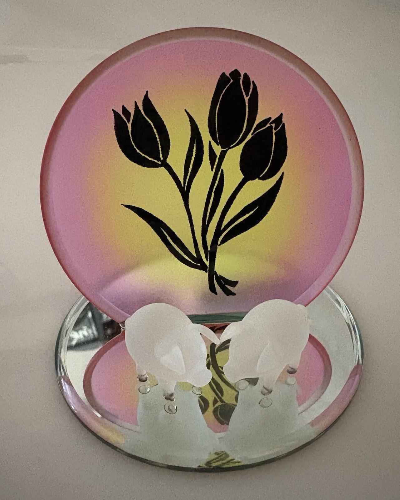 Fine Glass Art Tulips & Frosted Pigs Hand Sculpted Glass Decor Glass Plate 23261