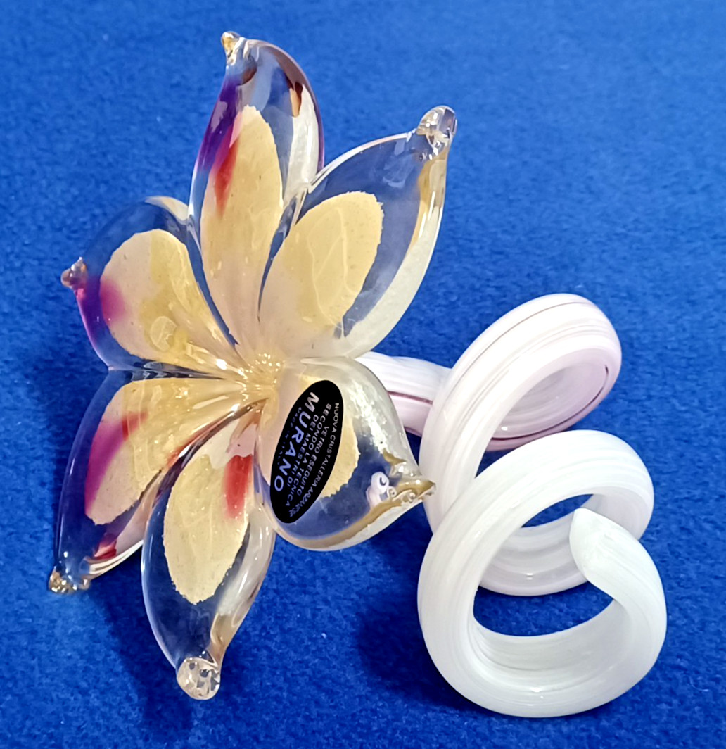Vintage Murano Hand Blown Lily Flower Art Glass with Spiral Stem 6 Petals