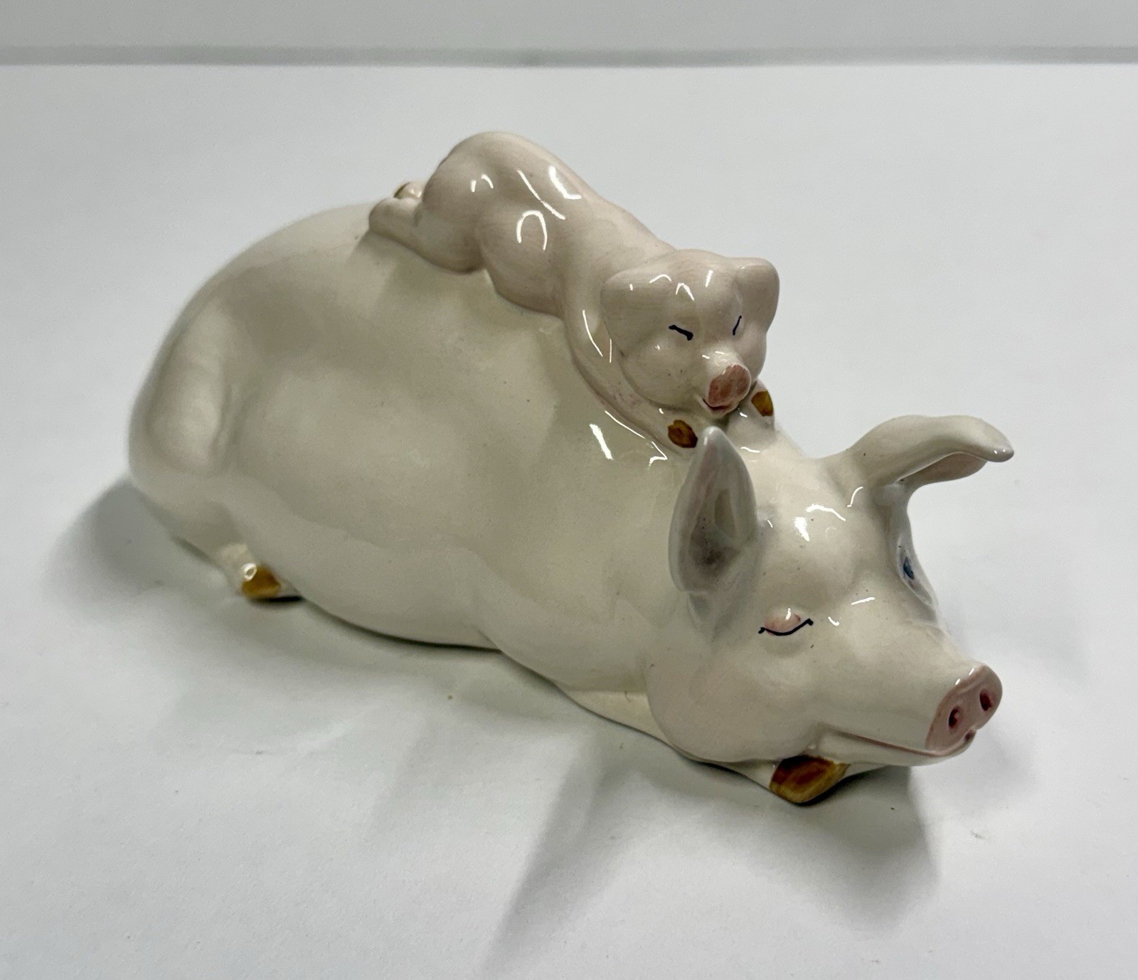 Vtg Beswick England 6.75” Mother Sow Pig & Piglet Piggy Back Porcelain Figurine