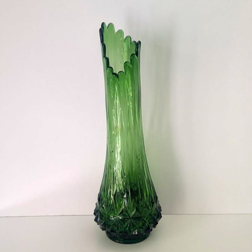 LE Smith Pineapple Diamond Point Big Butt Swung Green Glass Vase 21.5″ Tall