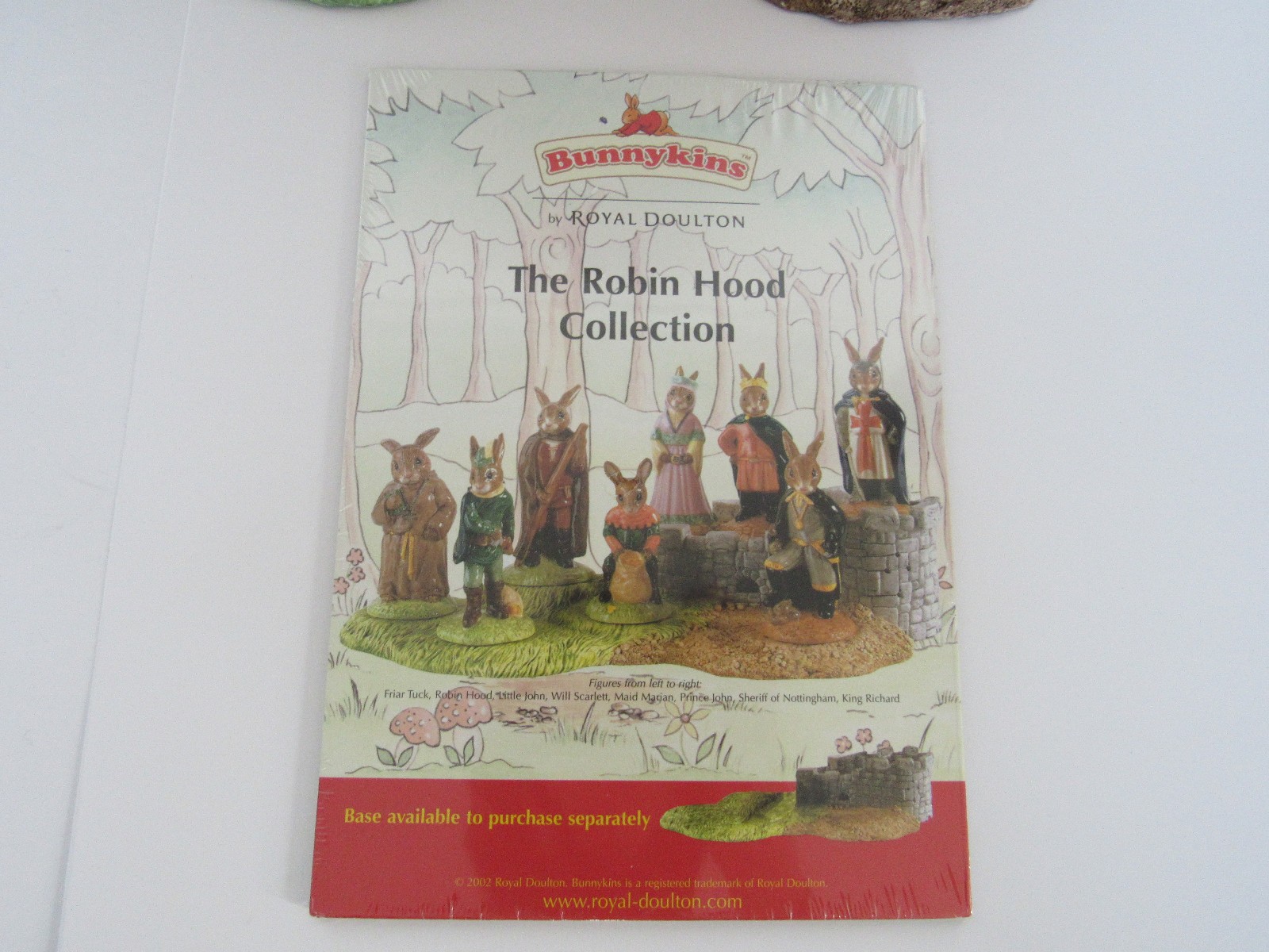 BUNNYKINS ROYAL DOULTON ROBIN HOOD COMPLETE SET WITH STAND AND BOXES