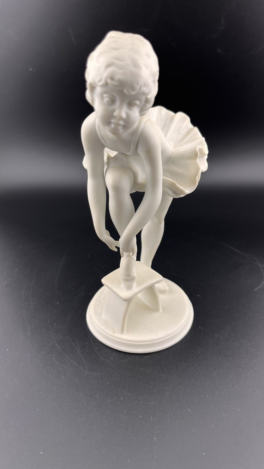 VINTAGE AK KAISER GAWANTKA BALLERINA GIRL W/ CHAIR DANCER PORCELAIN