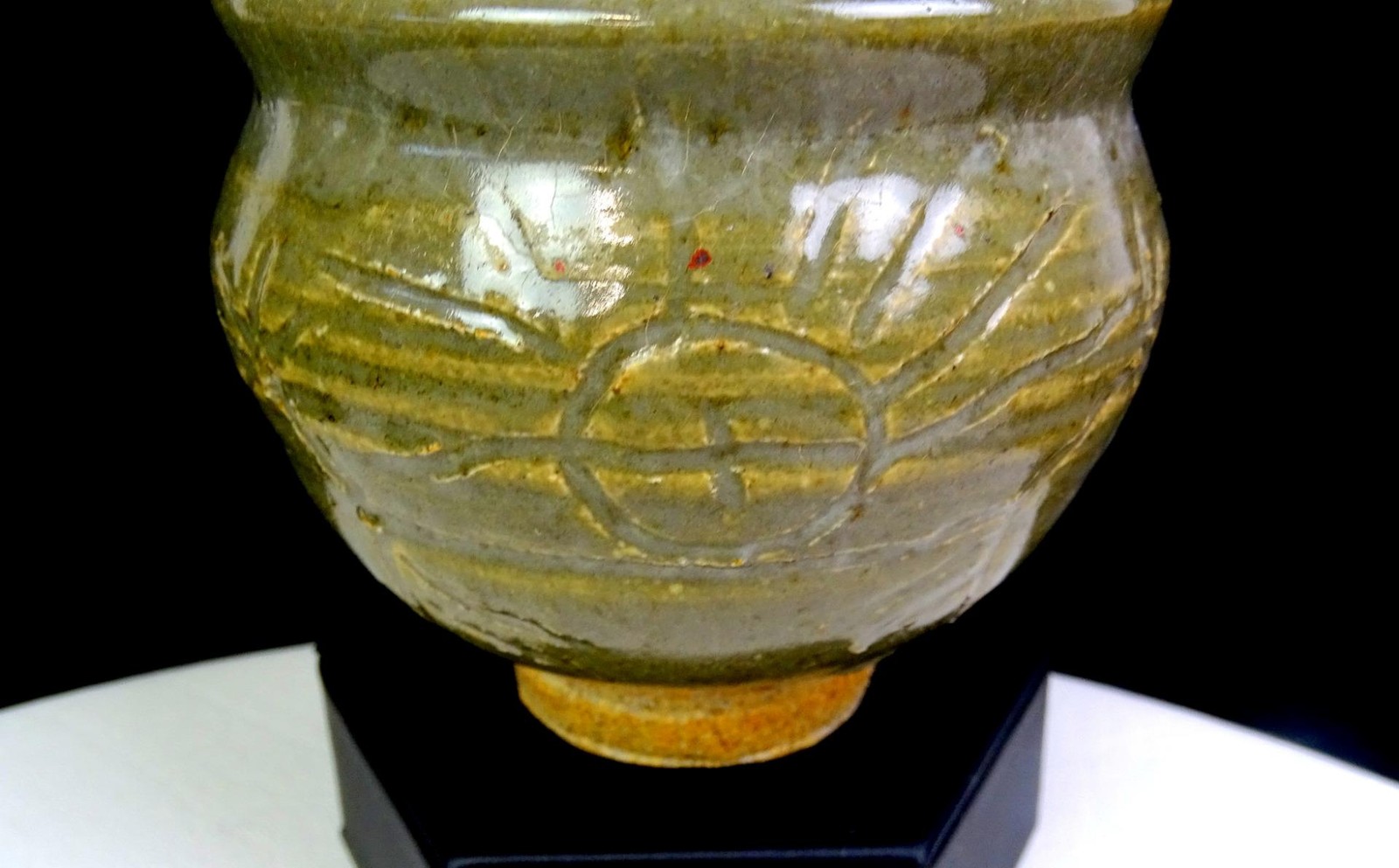 Studio Art Pottery Pat Signed Sgrafitto Carved Green Slip Glaze 3 3/8″ Vase