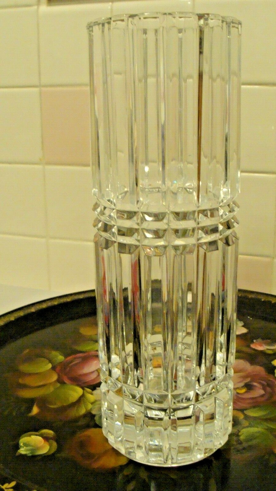 Vintage Beautiful Crystal Glass Vase 11.7″ tall x 4″ in diameter