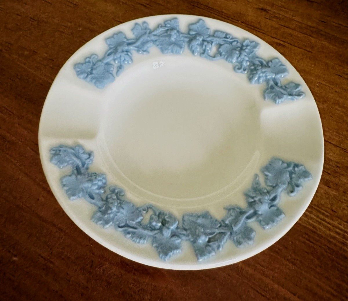 Wedgwood mini ashtray Queensware Etruria & Barlaston England lavender blue cream