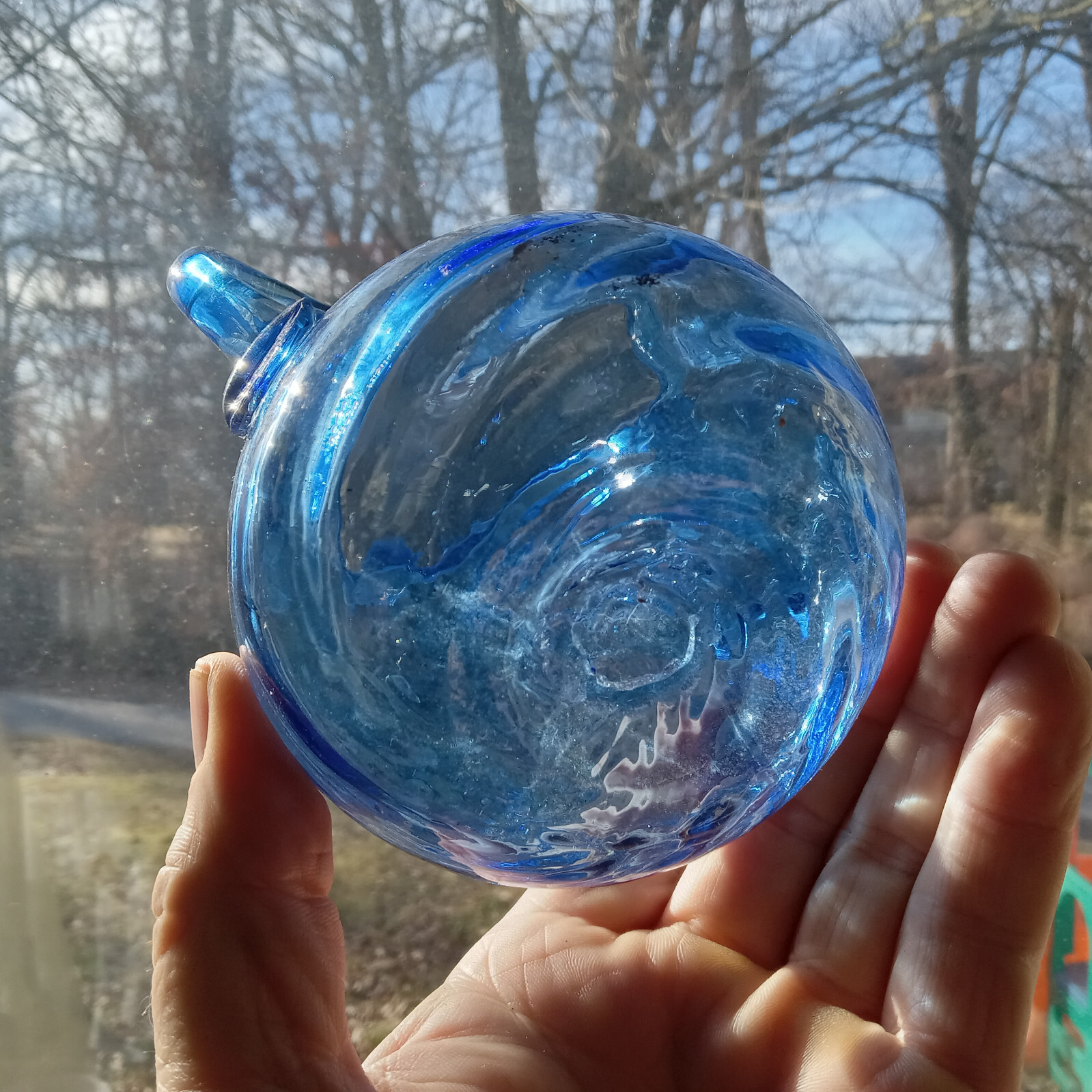 OPEN PONTIL BLUE SWIRLED PATTERN MOLD BLOWN BOWL VASE WITH CRUDE APPLIED HANDLES