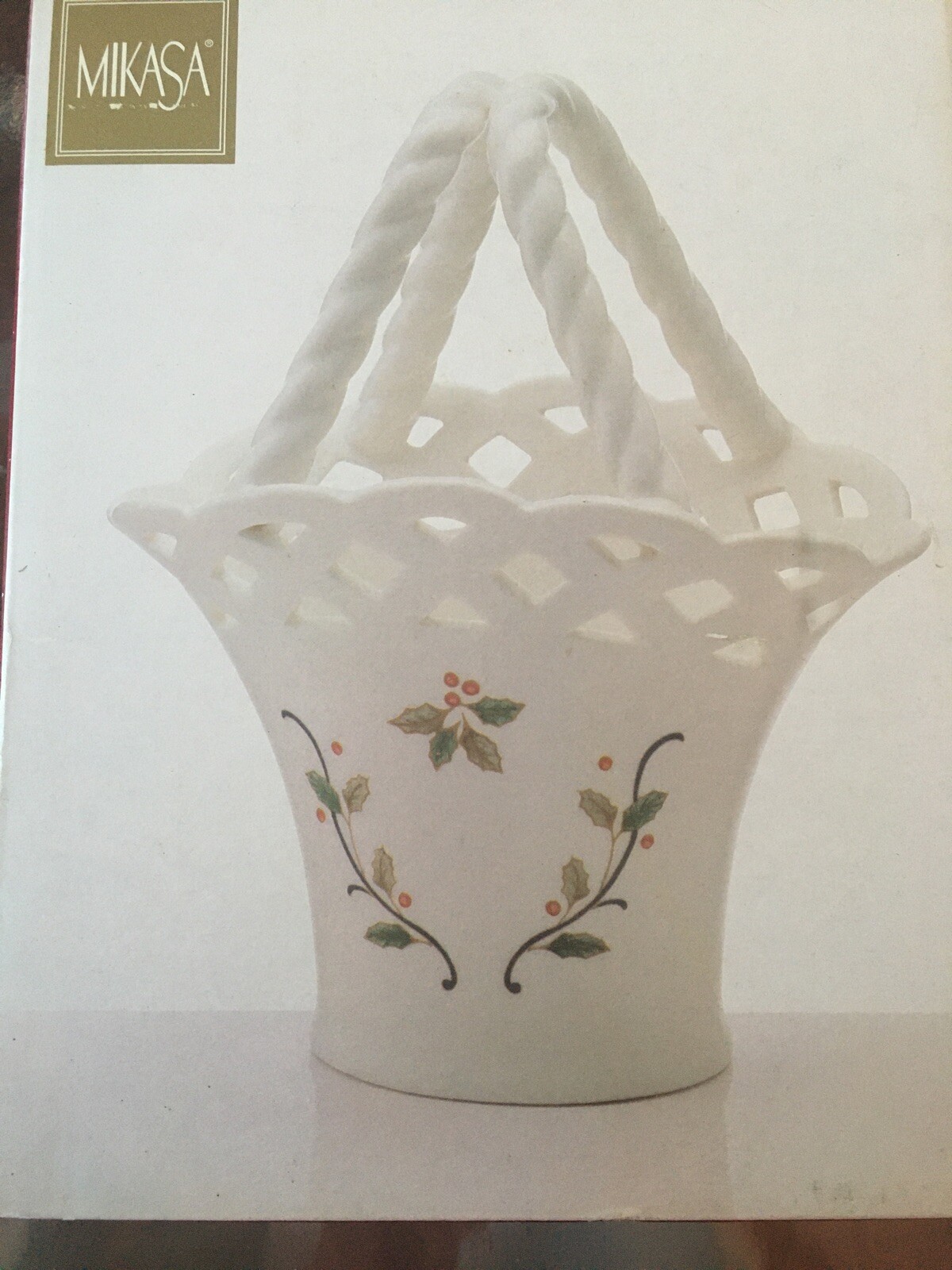 Holiday Lace Mikasa Handled Basket Christmas Holly Vase RL050