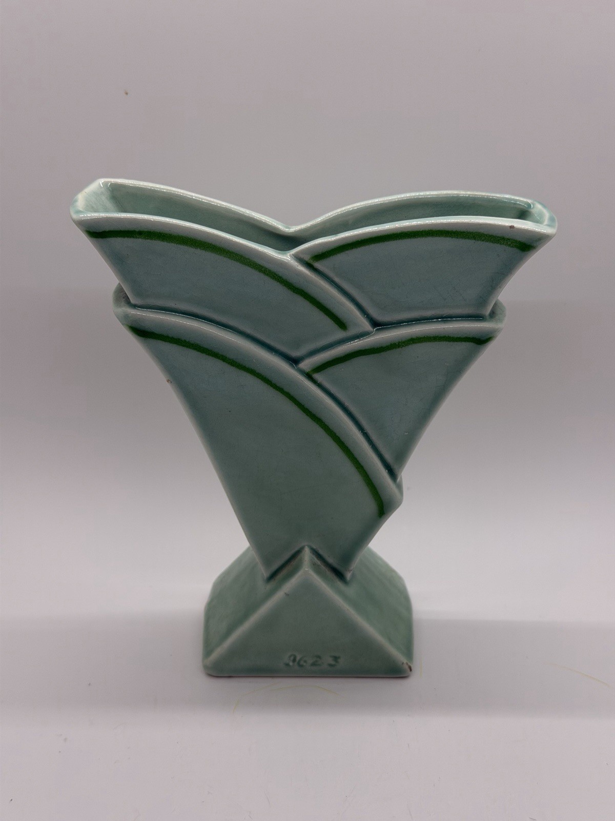 Vintage USA American Pottery Teal Blue Art Deco Style Vase #9623 Fan Look 5.75″