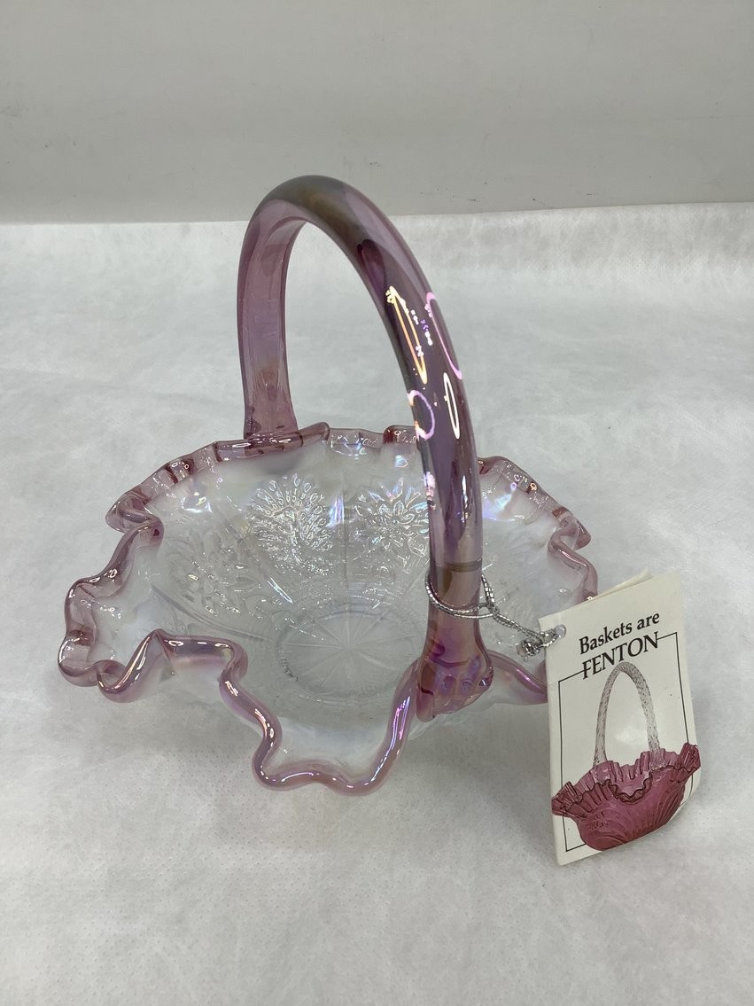 FENTON BASKET PEACOCKS DAHLIAS IRRIDESCENT OPALESCENT LILAC RIM & HANDLE
