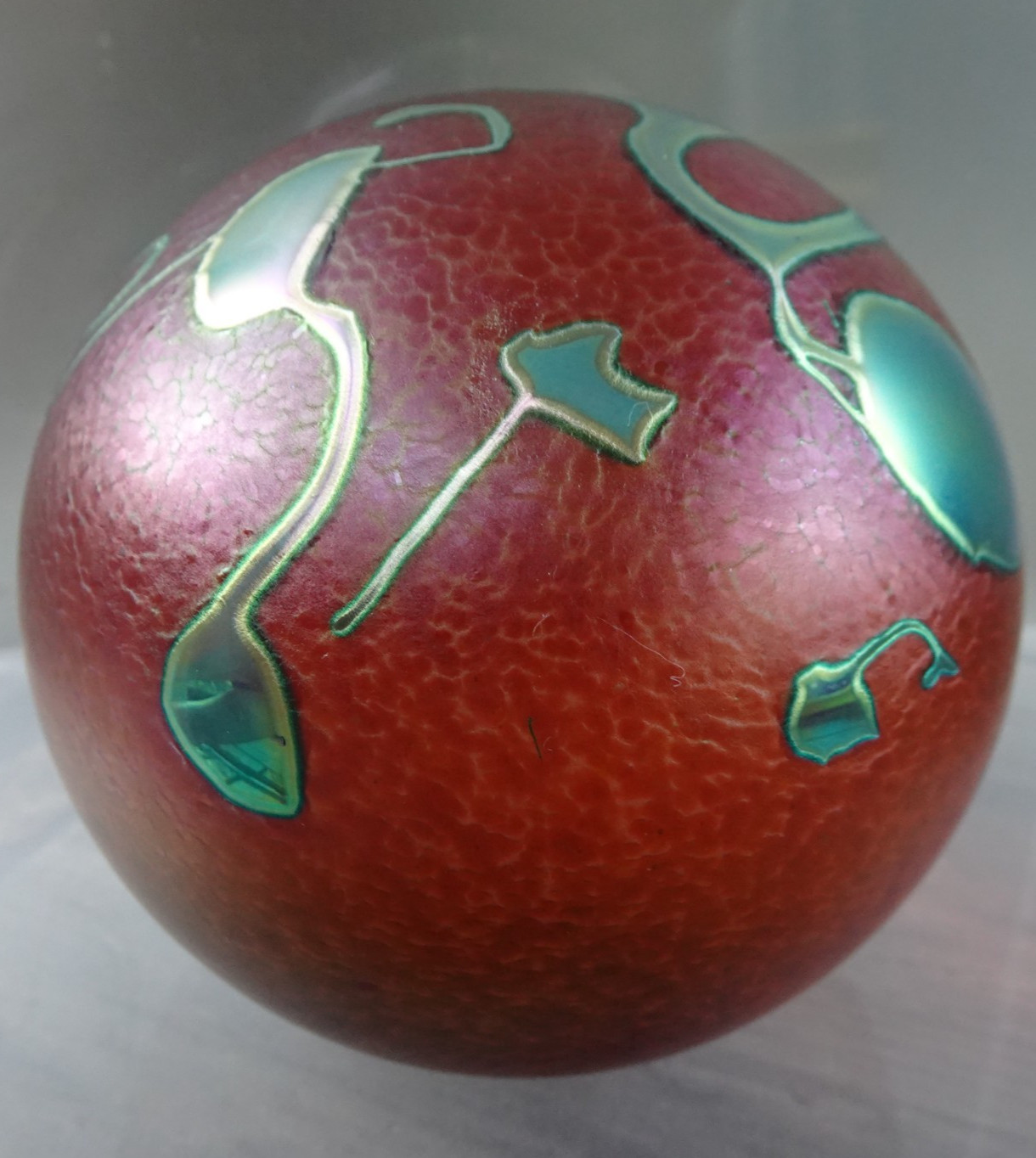 3.2″ Signed Robert Held Art Glass Metallic Threads Paperweight w/ Label