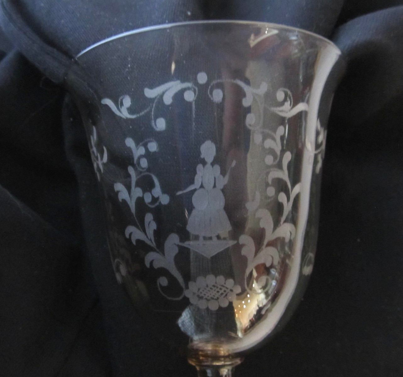 Vtg. Venetian Murano Glass GOBLET Handblown E. Barovier Victorian Scene