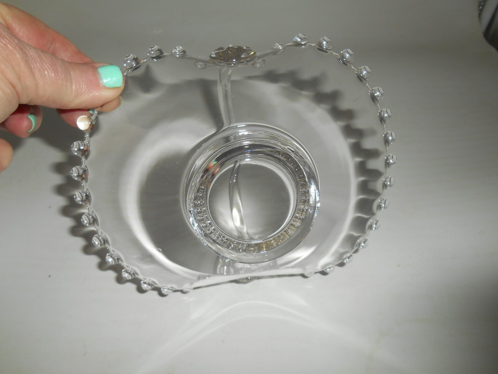 Pretty Imperial Candlewick elegant glass 6.5″ Handled Basket