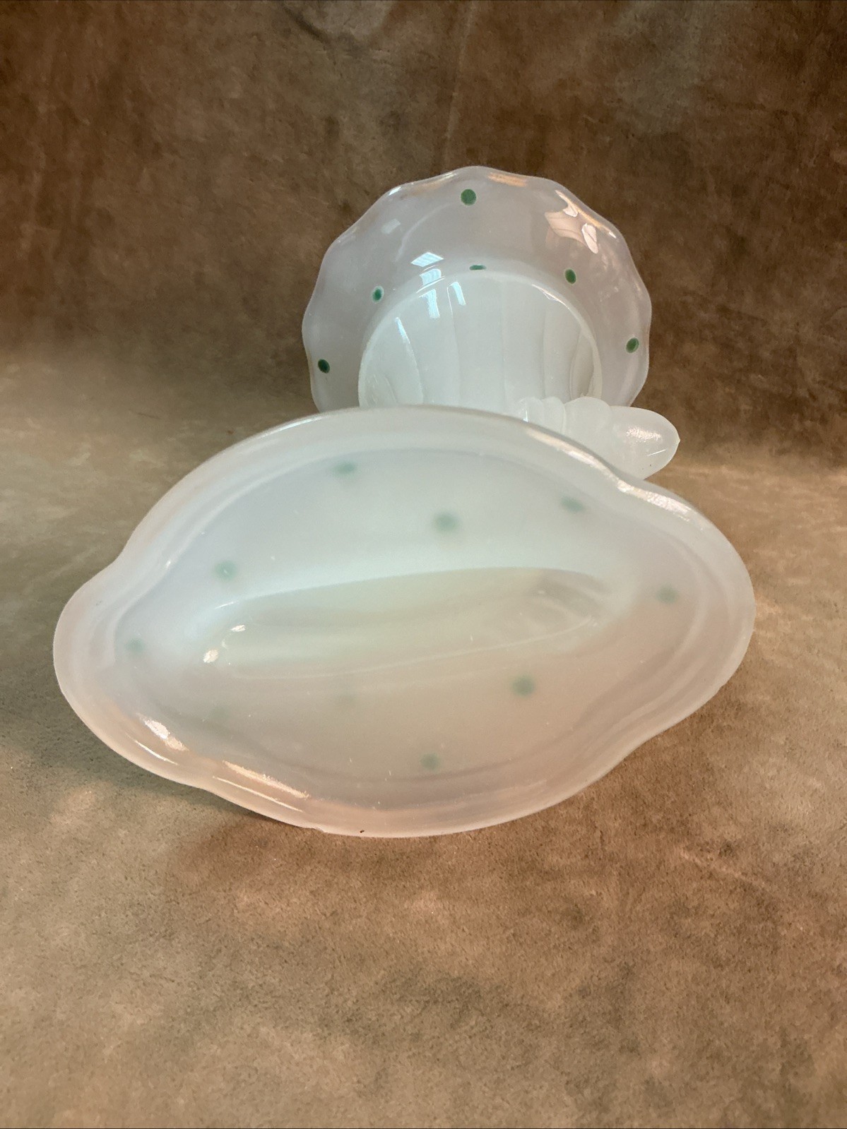 1930s Beaumont glass Company FERLUX Clambroth Polka Dot cornucopia vase #2 As Is