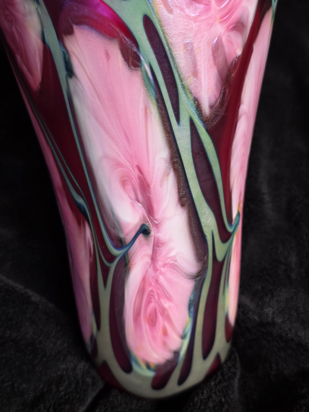 * Gorgeous JOHN LOTTON Signed 1992 Iridescent 10.5″ Art Glass Vase