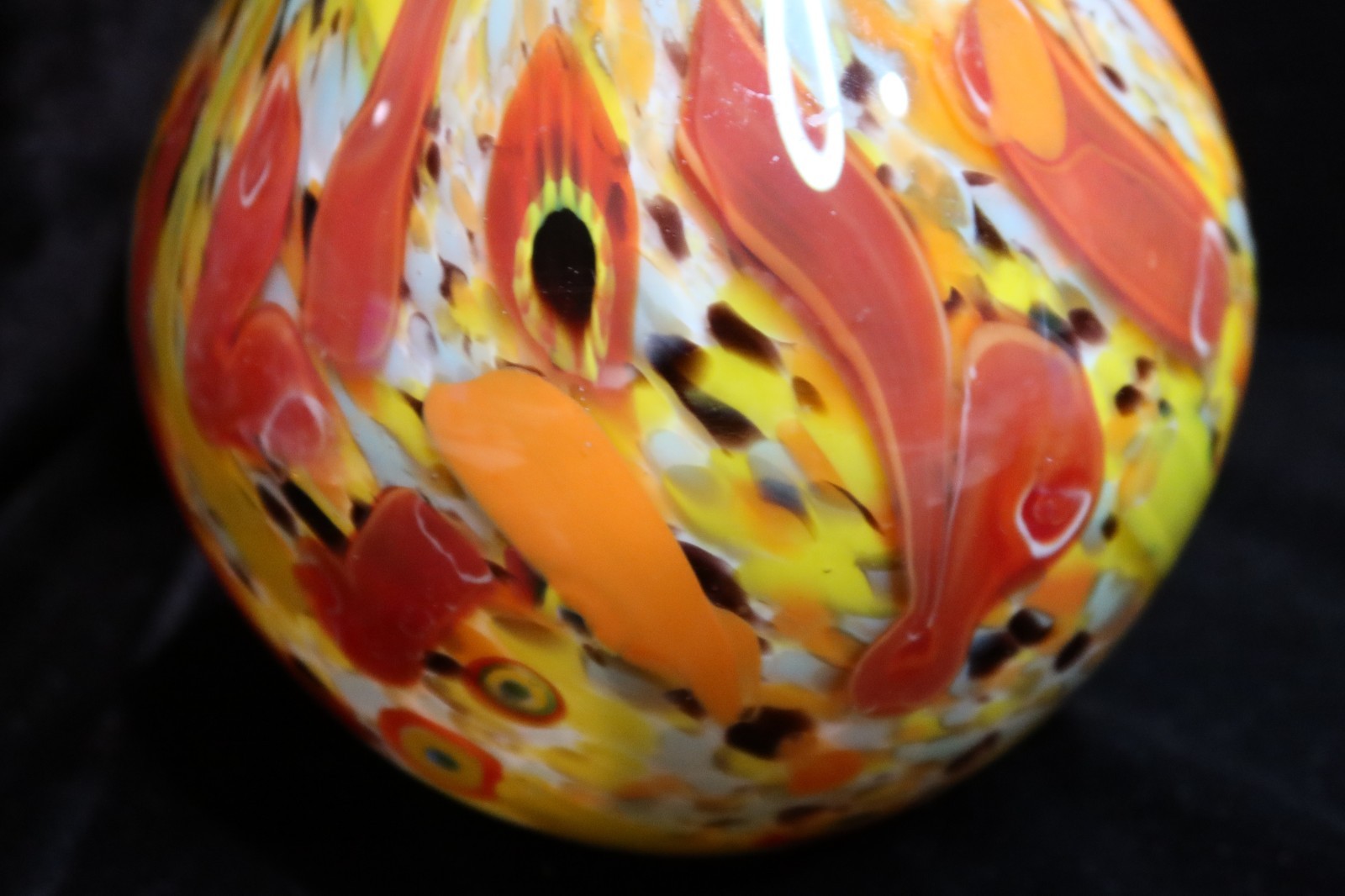 Gorgeous Millefiori Murano Italian Hand Blown Art Glass Heavy Vase 8 5/8″ Tall