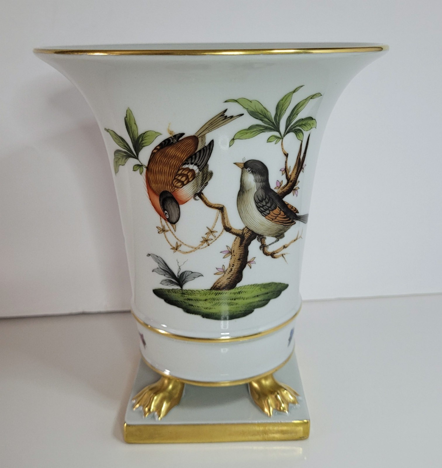 Herend Rothschild Bird Vase claw feet porcelain Hungary 7 inch