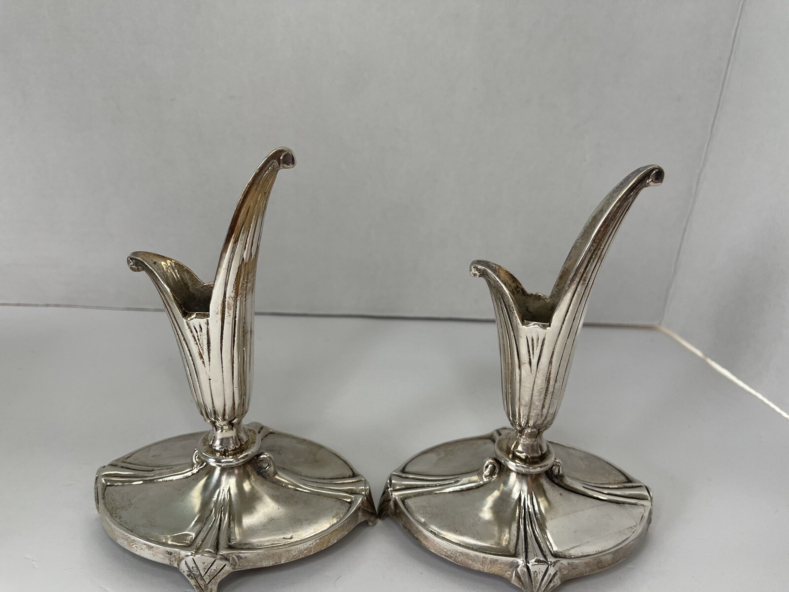 2 Global Views Lily Candlestick holders 6″ Tall Silver tone in Art Deco /MCM