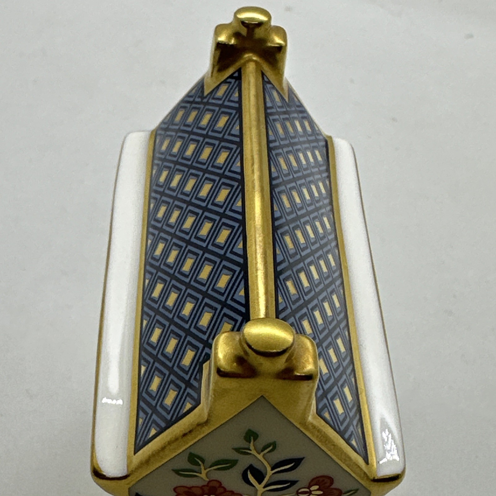 VTG 2001 Royal Crown Derby Imari Paperweight Georgian Town House Figurine