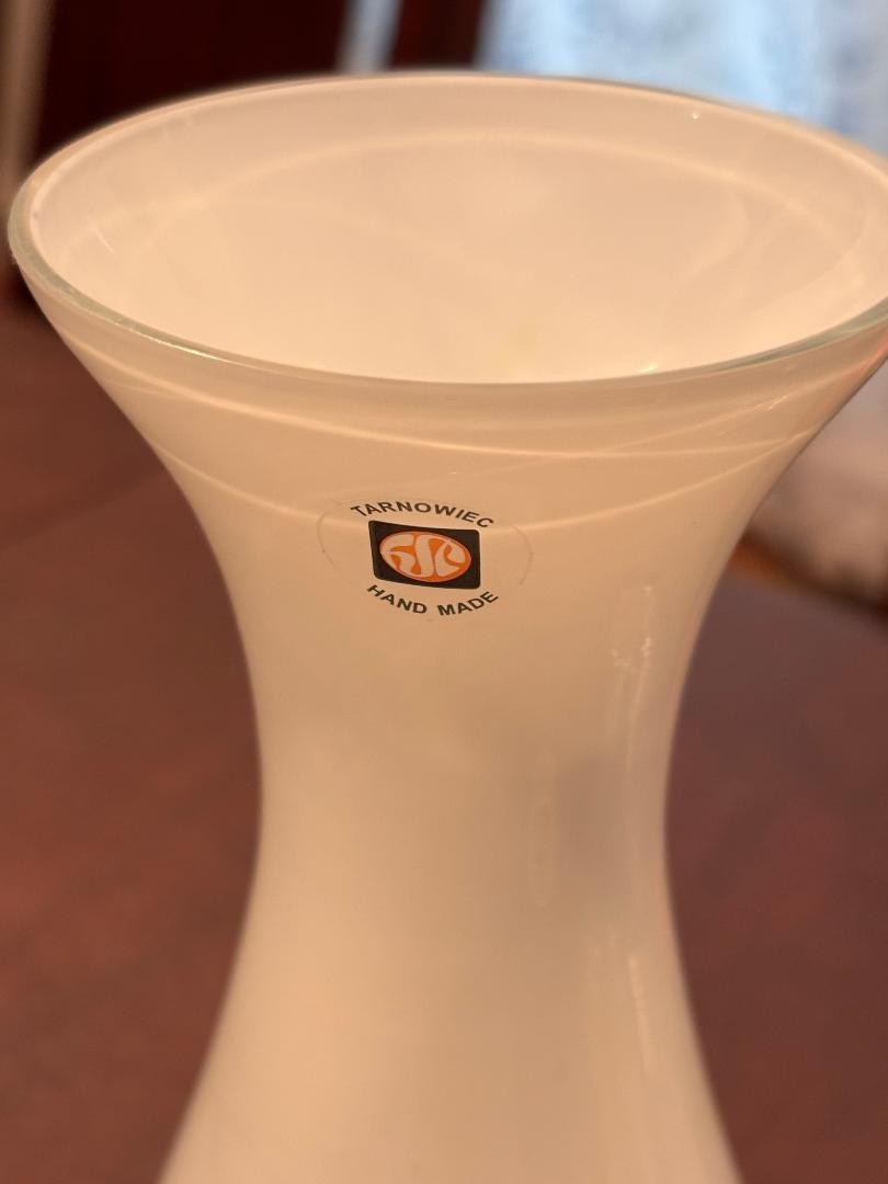 White to Clear Tarnowiec Poland Hand Blown Art Glass Vase 11″