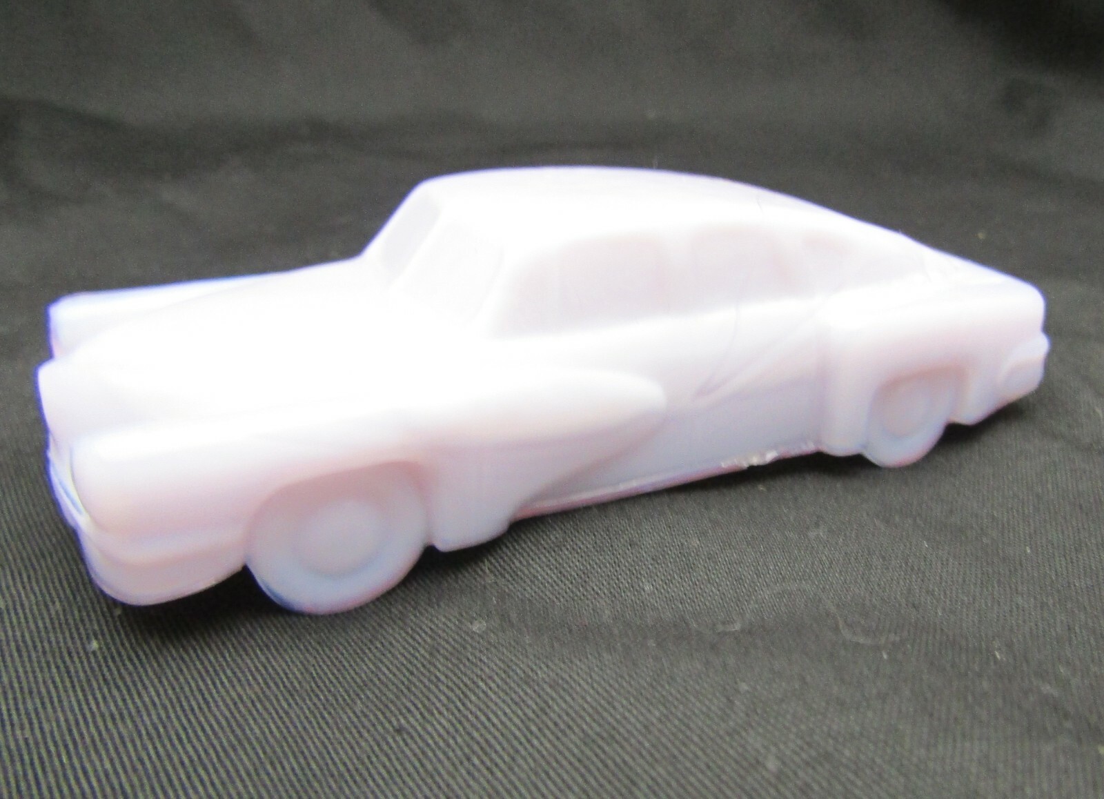 Boyd Art Glass Mirage Lavender 1948 Tucker Torpedo Car Figurine RETIRED 1996