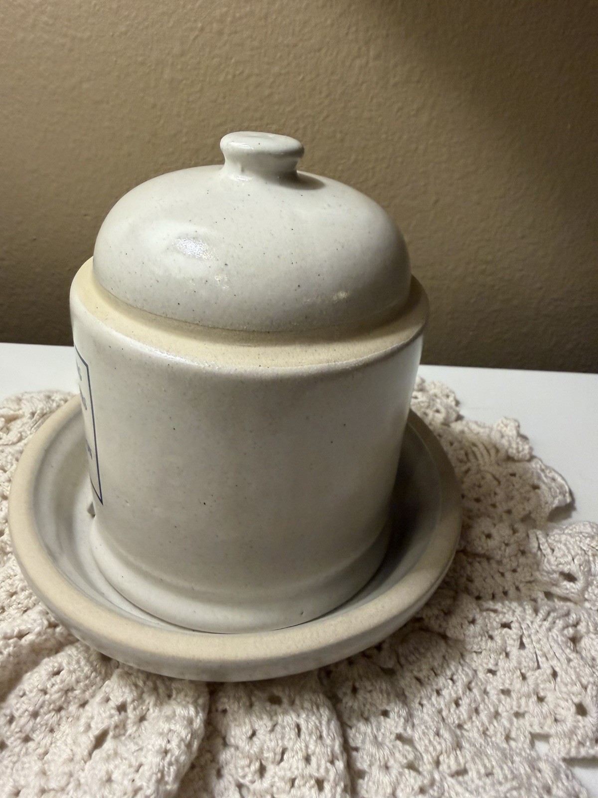 1993 Red Wing Collectors Society Convention Chicken Fount/Feeder, 2 Piece Set