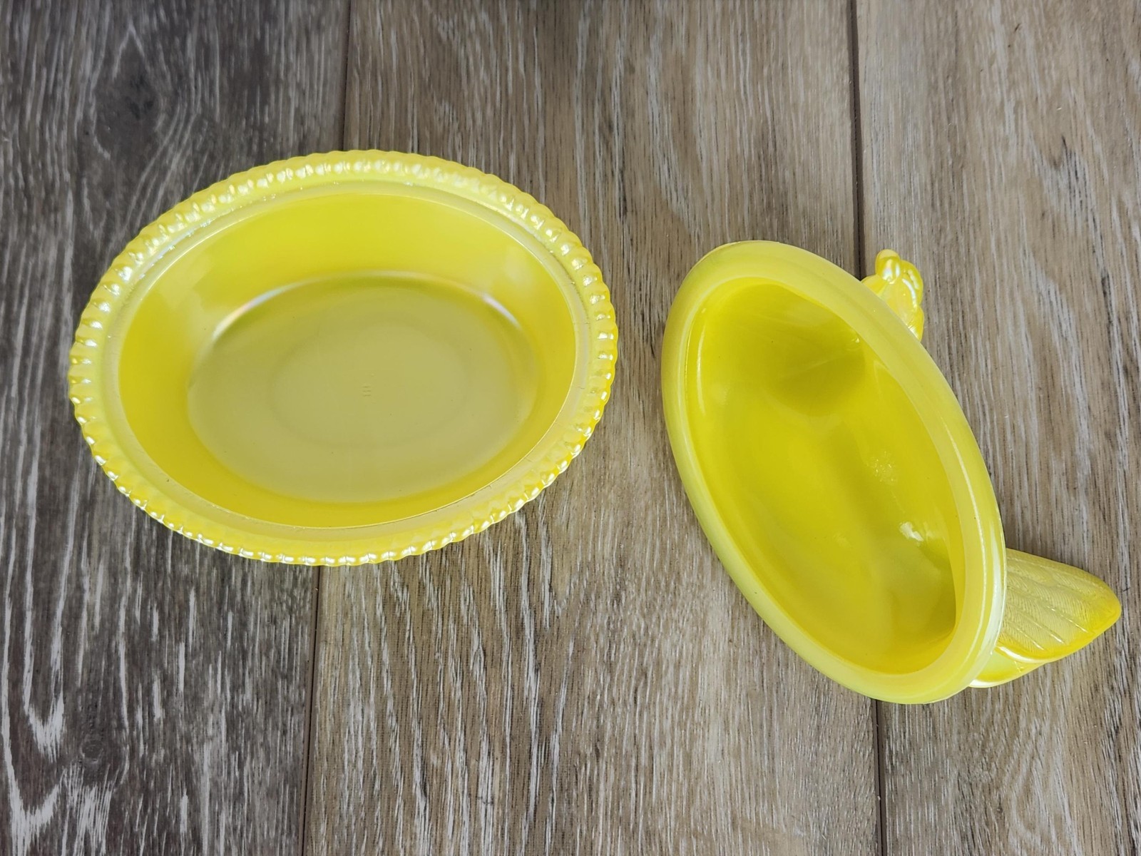 Dandelion Yellow Carnival Glass Hen on Nest Covered Candy Dish 5.5″ -Glows!