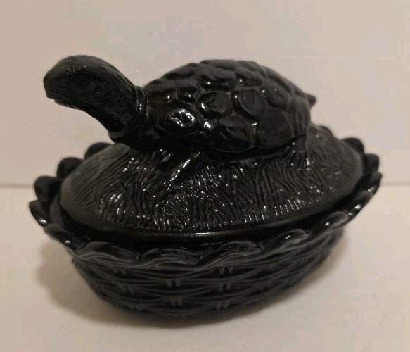 Vintage L G WRIGHT Turtle On Nest Shiny Black Glass Covered Dish Rare Piece