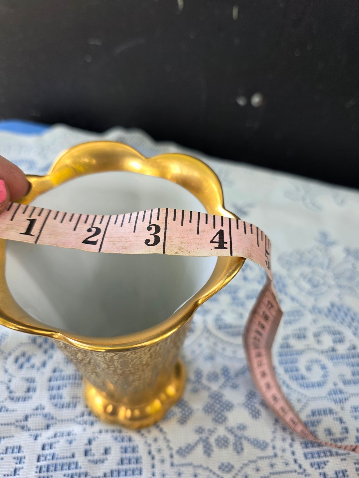 Wheeking Decocating Glass Gold Tone Scalloped Bud Vase Floral Embossed