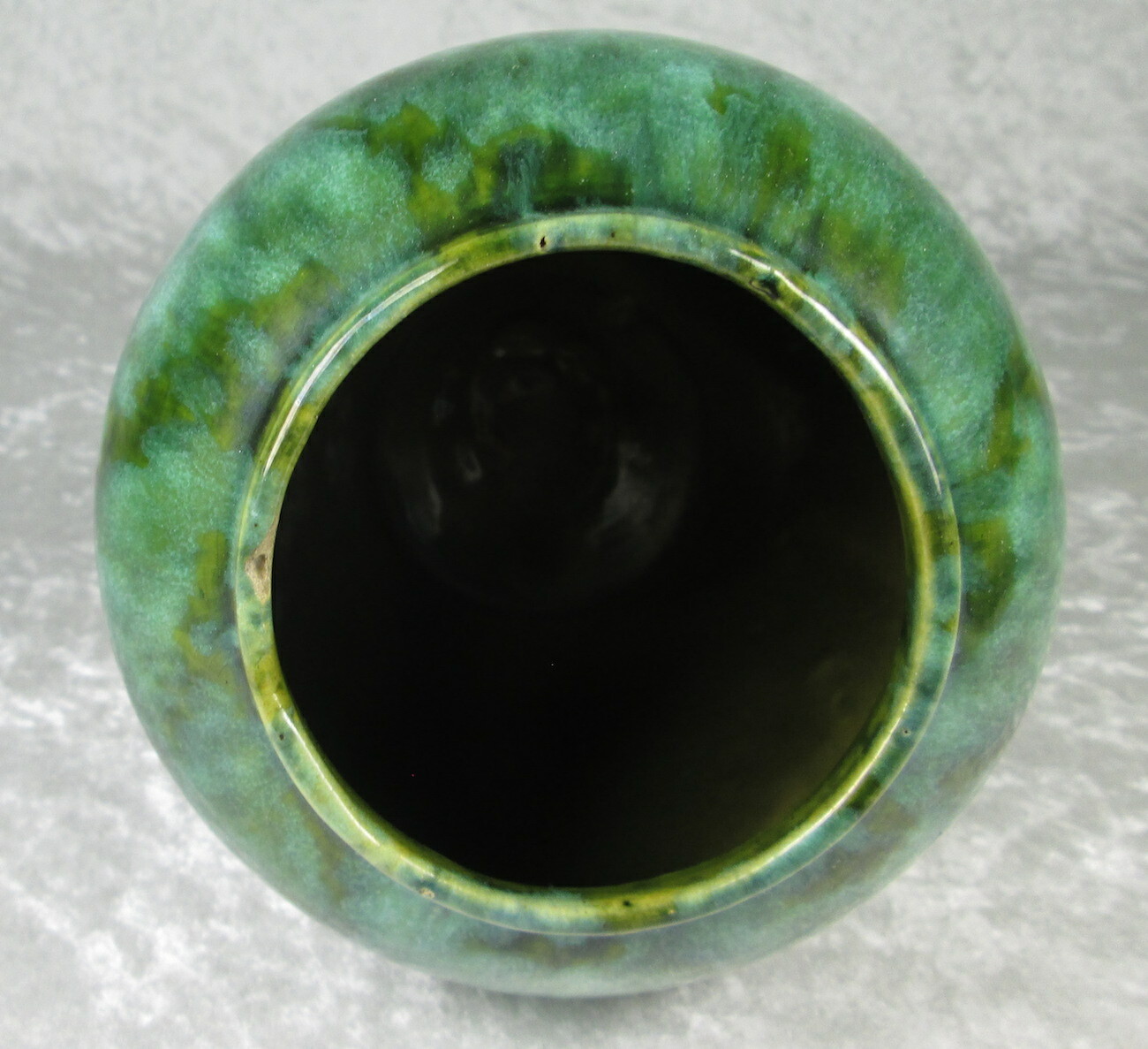 Brush McCoy Green Blue Drip Glaze 050 Vase 6-1/8 inches Tall 5 inch Diameter