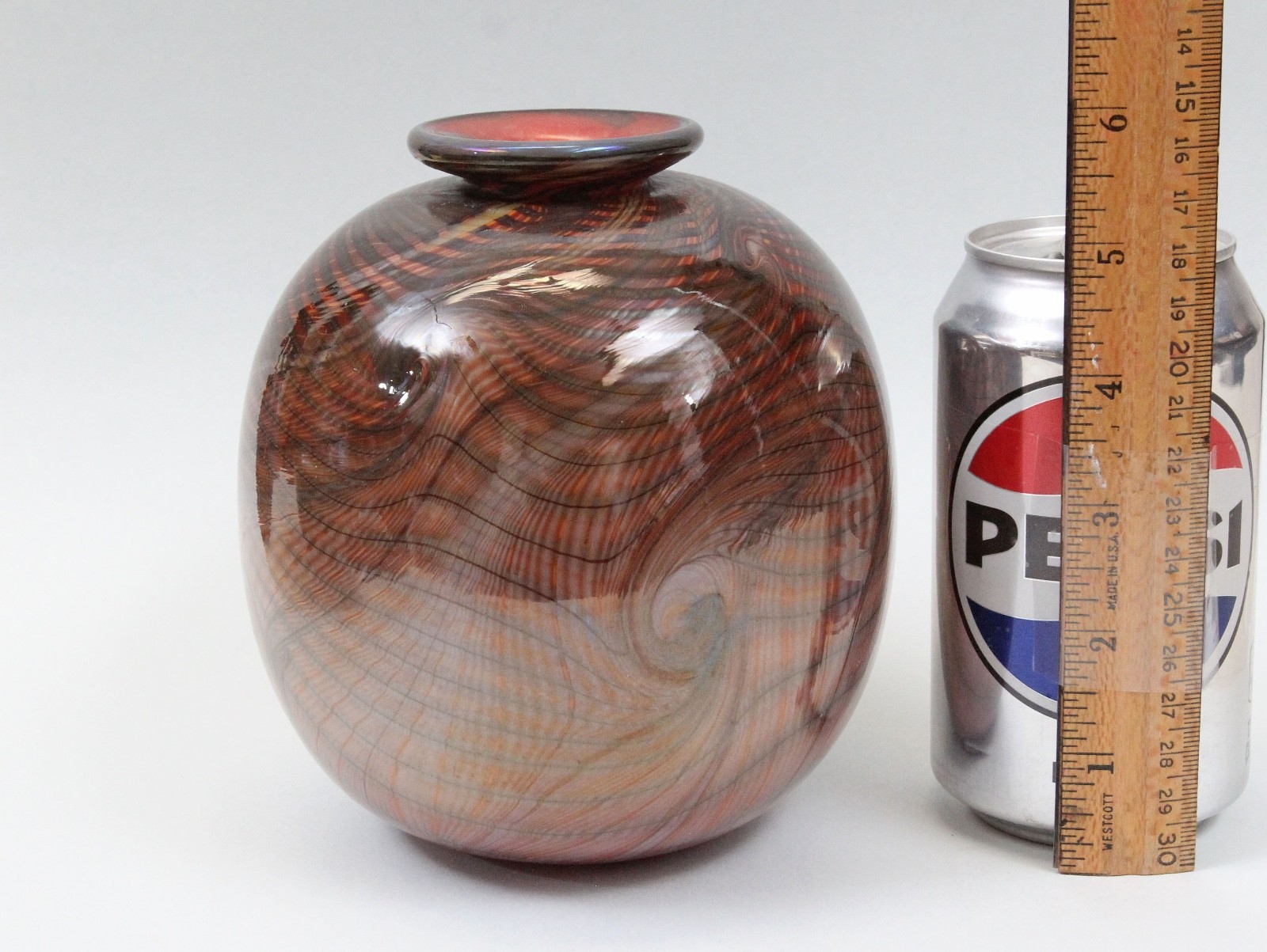 Orient & Flume Vintage 1974 Art Glass 6″ Vase Swirl Orange & Black Iridescent