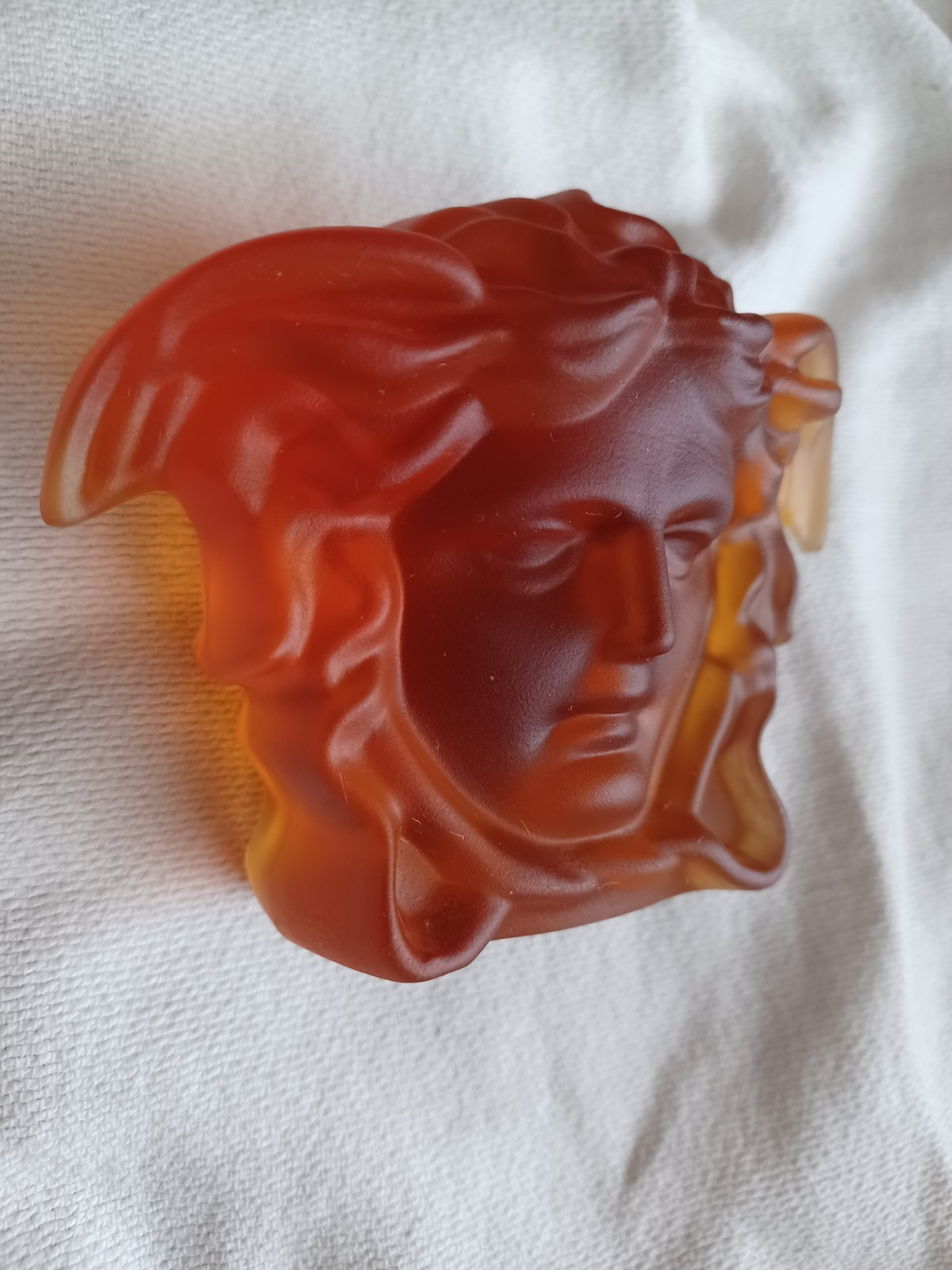 VINTAGE ROSENTHAL VERSACE FROSTED AMBER CRYSTAL MEDUSA LUMIERE PAPERWEIGHT read