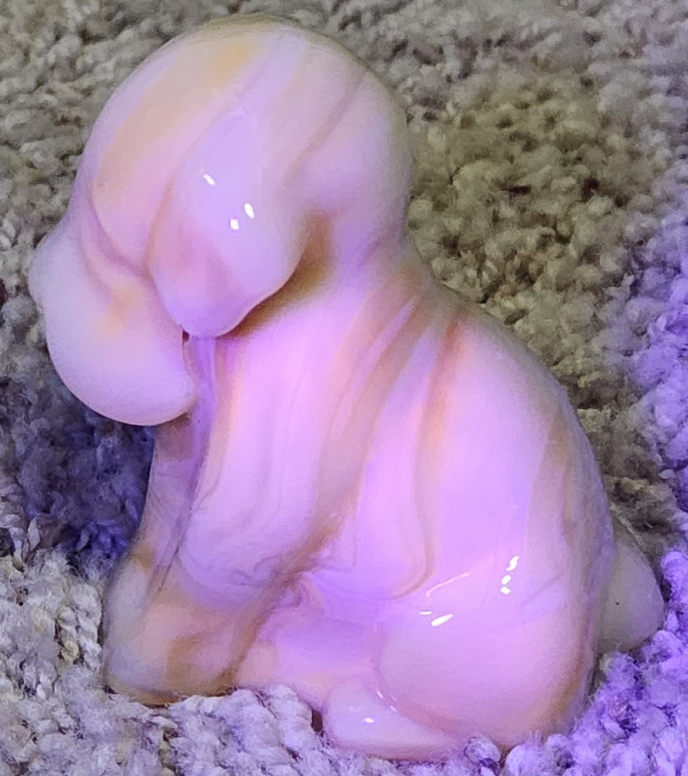 Vtg Degenhart Art Glass 3″ POOCHE #68 Ivory Slag Figurine Paperweight GLOWS