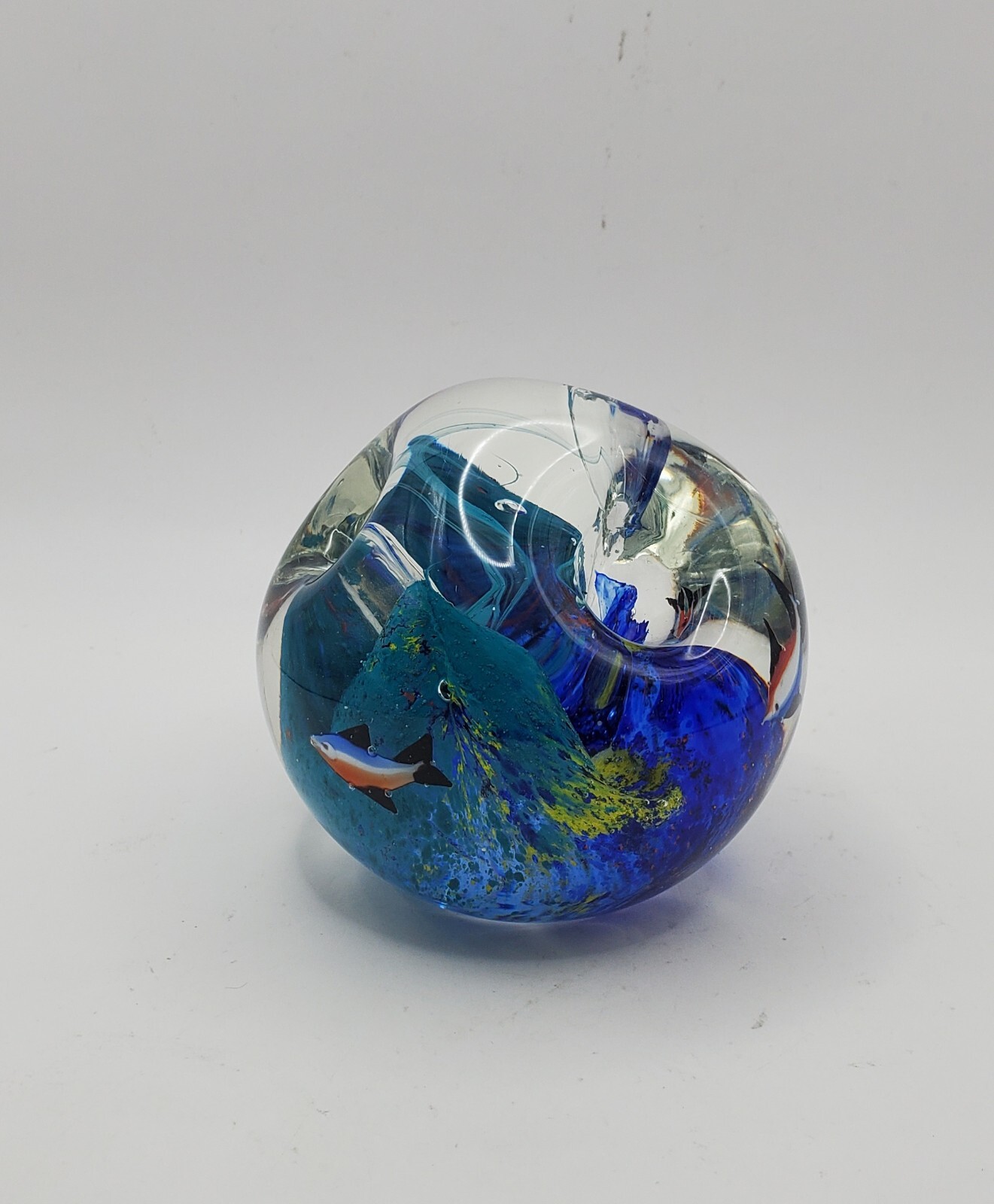 VTG Art Glass Hand Blown Fish Aquarium Paperweight Ocean Waves 4″ H , 2 Lb