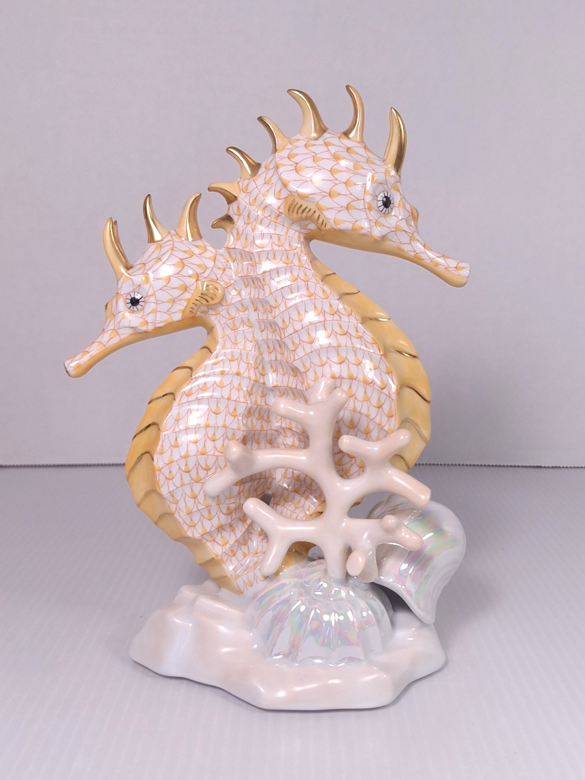 RARE Herend Butterscotch Yellow Gold Fishnet Seahorses Pair Porcelain Figurine