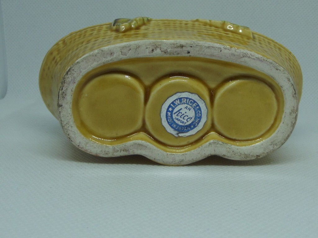 Irice Figural Flower Basket Lipstick Holder I.W.Rice & Co Inc gold Made in Japan