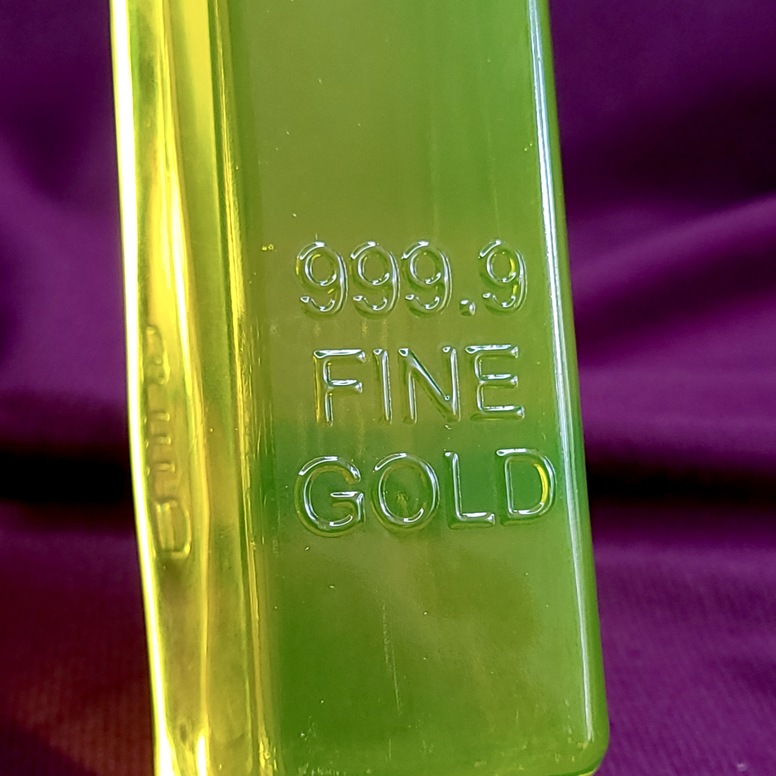 Vaseline Uranium Glass Figurine Ingot “Fine Gold 999.9” Uranium Yellow Glass