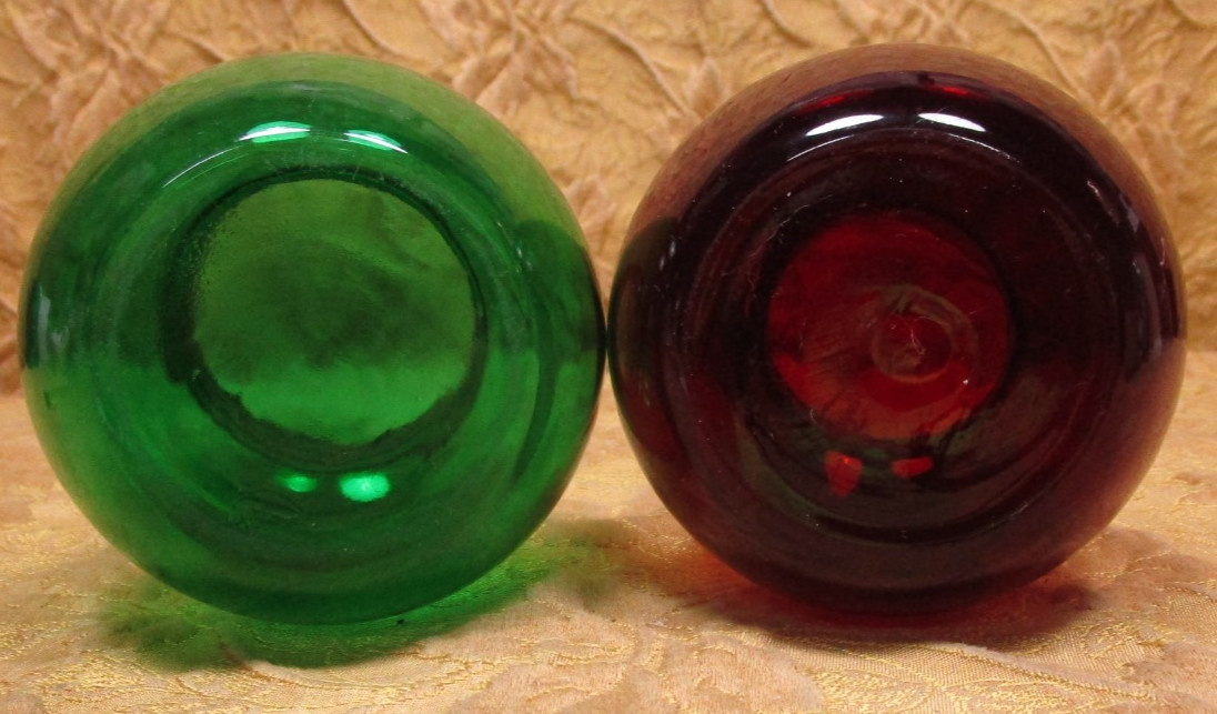 2 vintage Anchor Hocking Glass 3 rib vases-ruby red & forest green – 6.5″ high