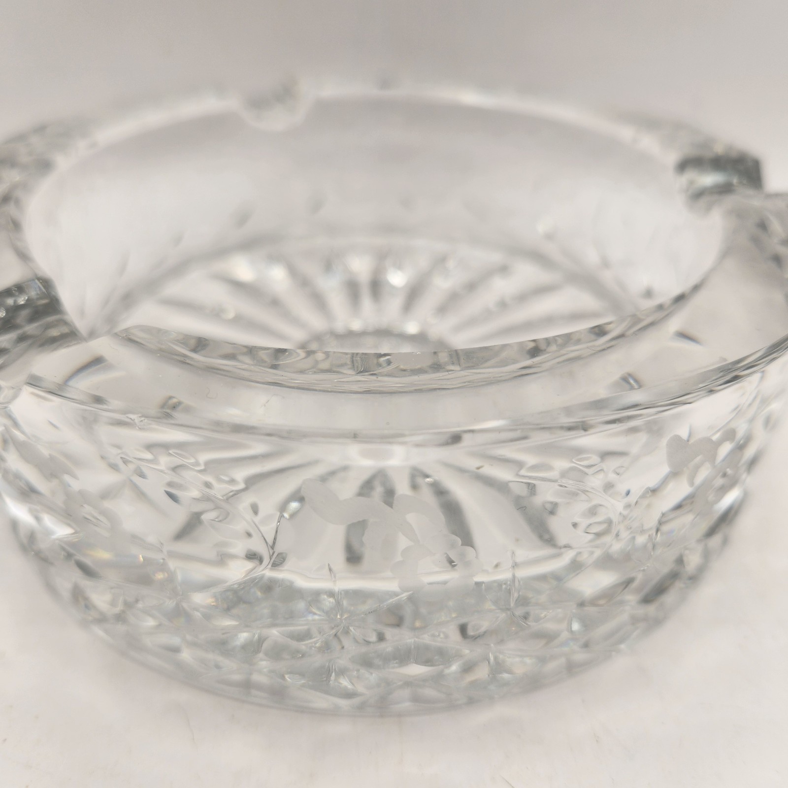 ROGASKA GALLIA CRYSTAL ASHTRAY 5 7/8″ x 2″ – EXCELLENT