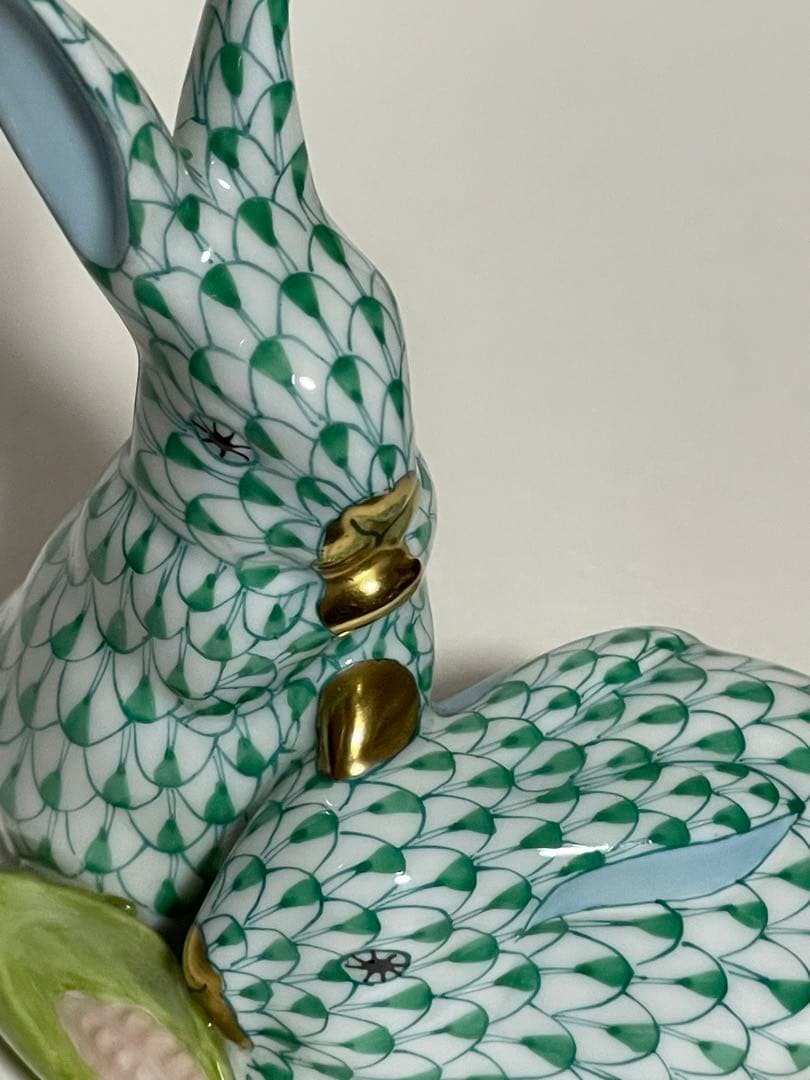 HEREND Two Rabbits Corn Green Porcelain Pottery Handprinted Glossy Fishnet