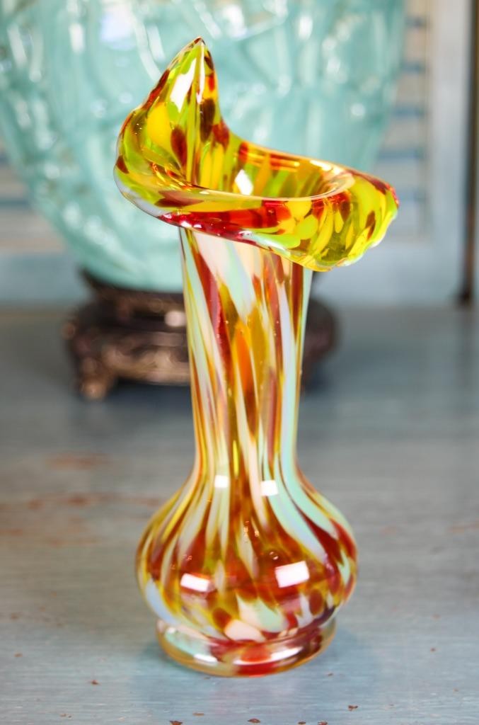 Vintage Hand Blown 7 5/8″ Jack in the Pulpit Art Glass Vase Multicolor Spatter