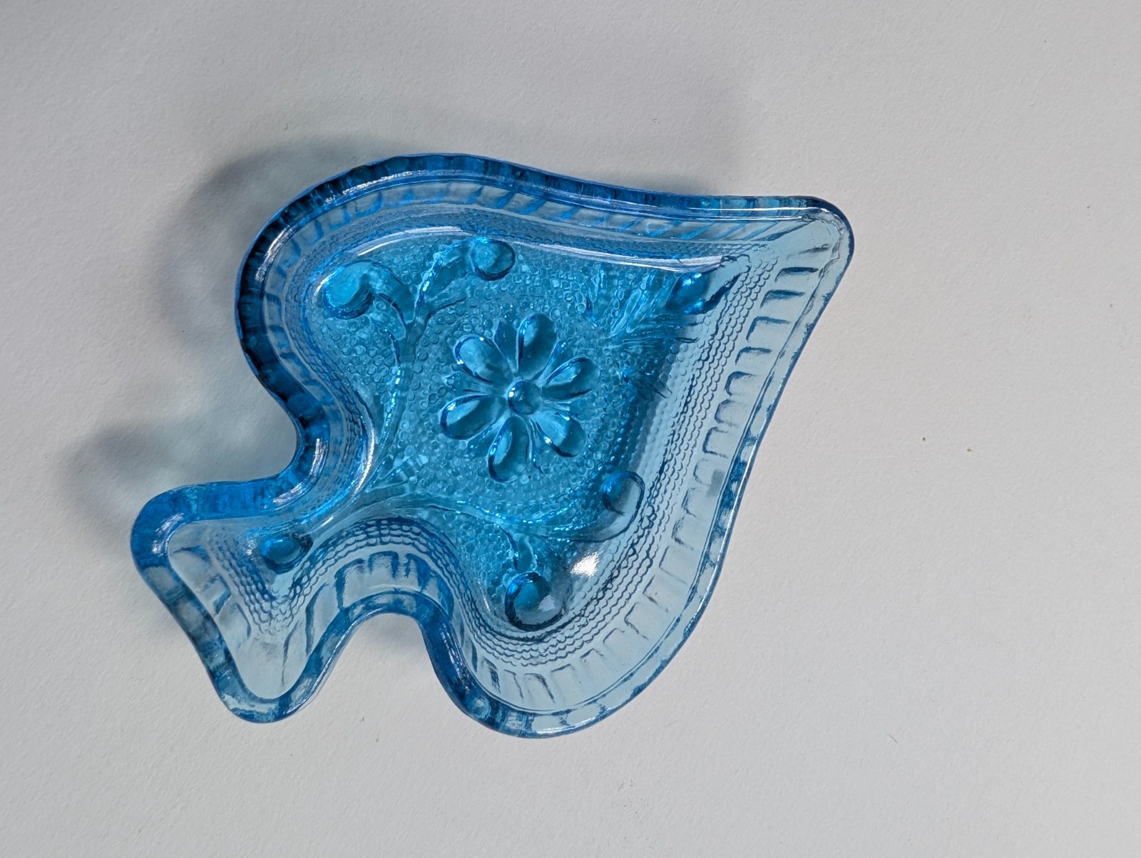 Vintage Indiana Glass Tiara COLBALT Horizon BLUE SPADE ASHTRAY Trinket Spade