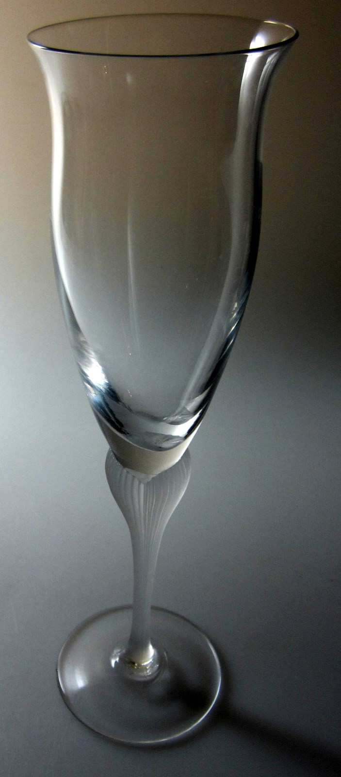 Mikasa Sea Mist Clear Frosted (SET OF 2) Champagne Flutes 9 3/8″ EXCELLENT