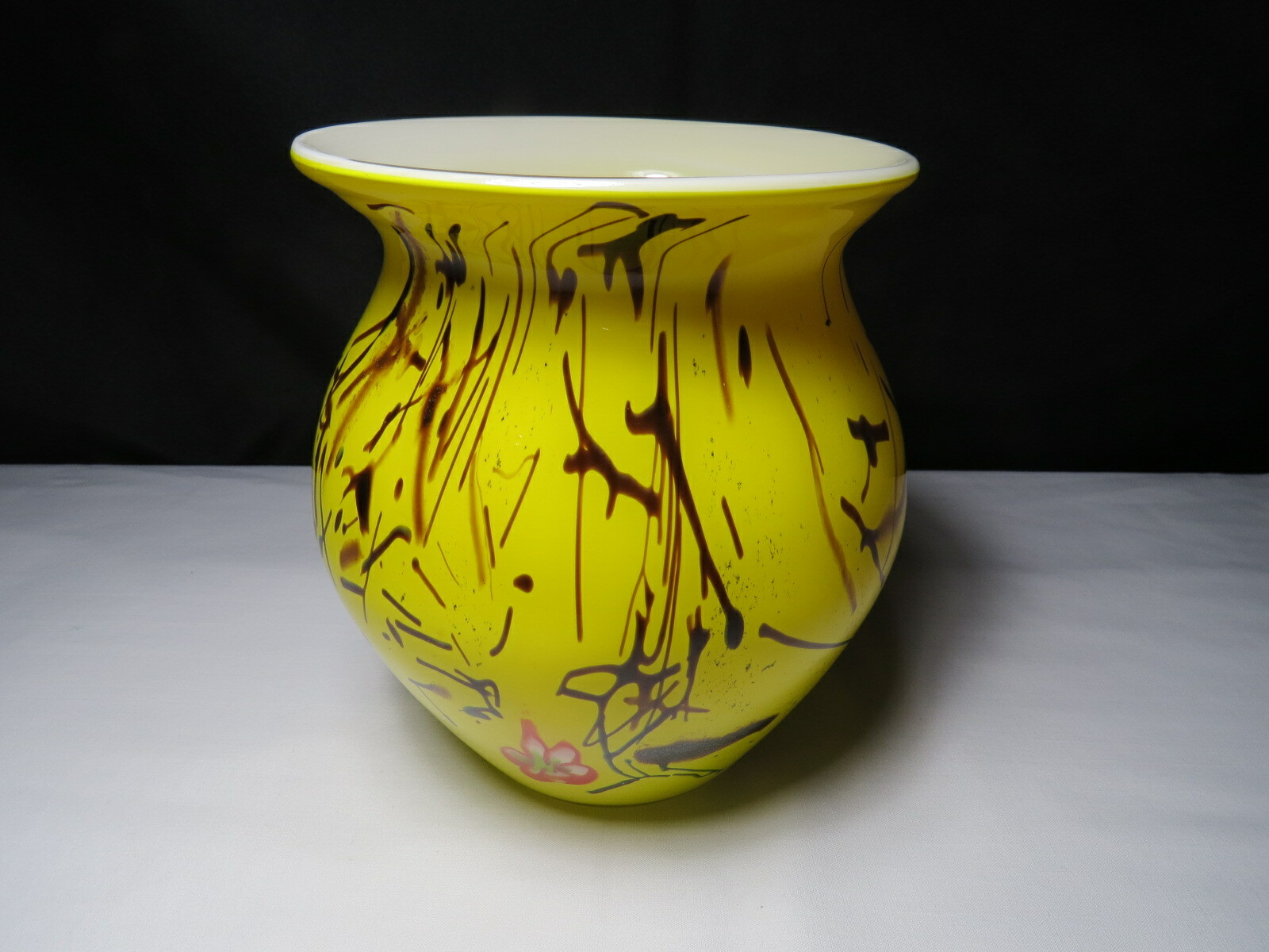Beautiful Yellow White Brown Floral Glass Vase 7″