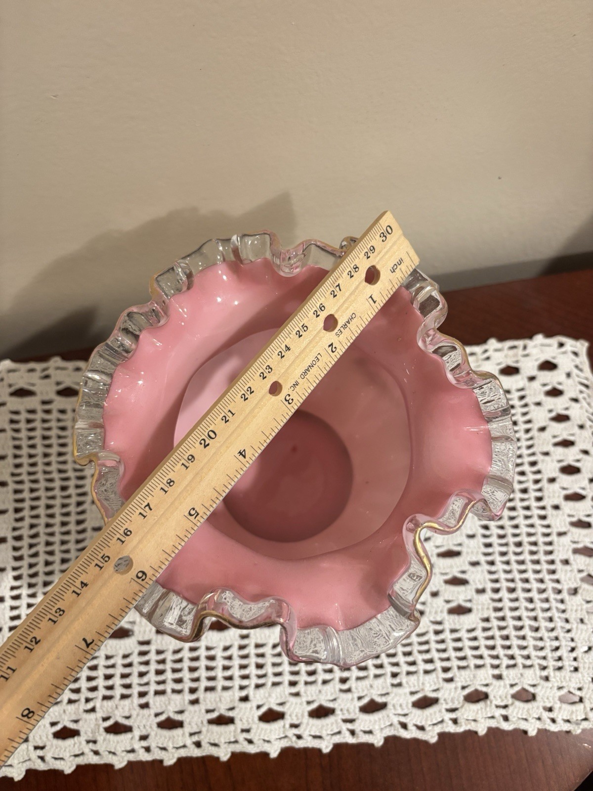 FENTON GLASS 1950’S Peach Crest CHARLETON Rose Bowl Melon Vase Crimped Ruffled
