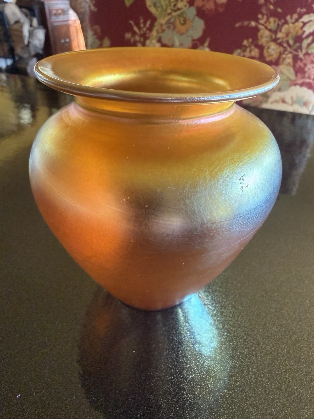Durand Vintage Vase Art Glass Golden Yellow Amber Iridescent Lustre 1710/4