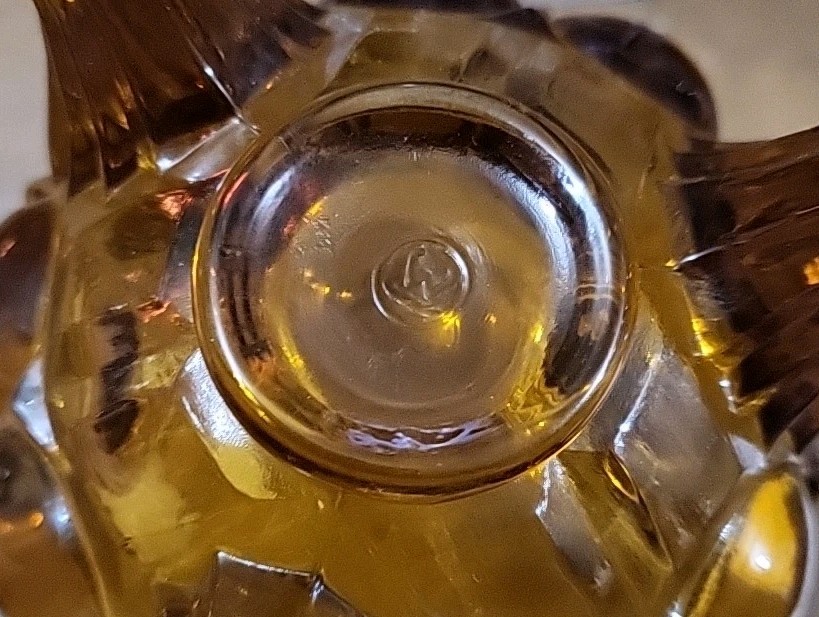 LG Wright Eyewinker Spooner 3-Toed Amber Gold Glass Vase 5.5”